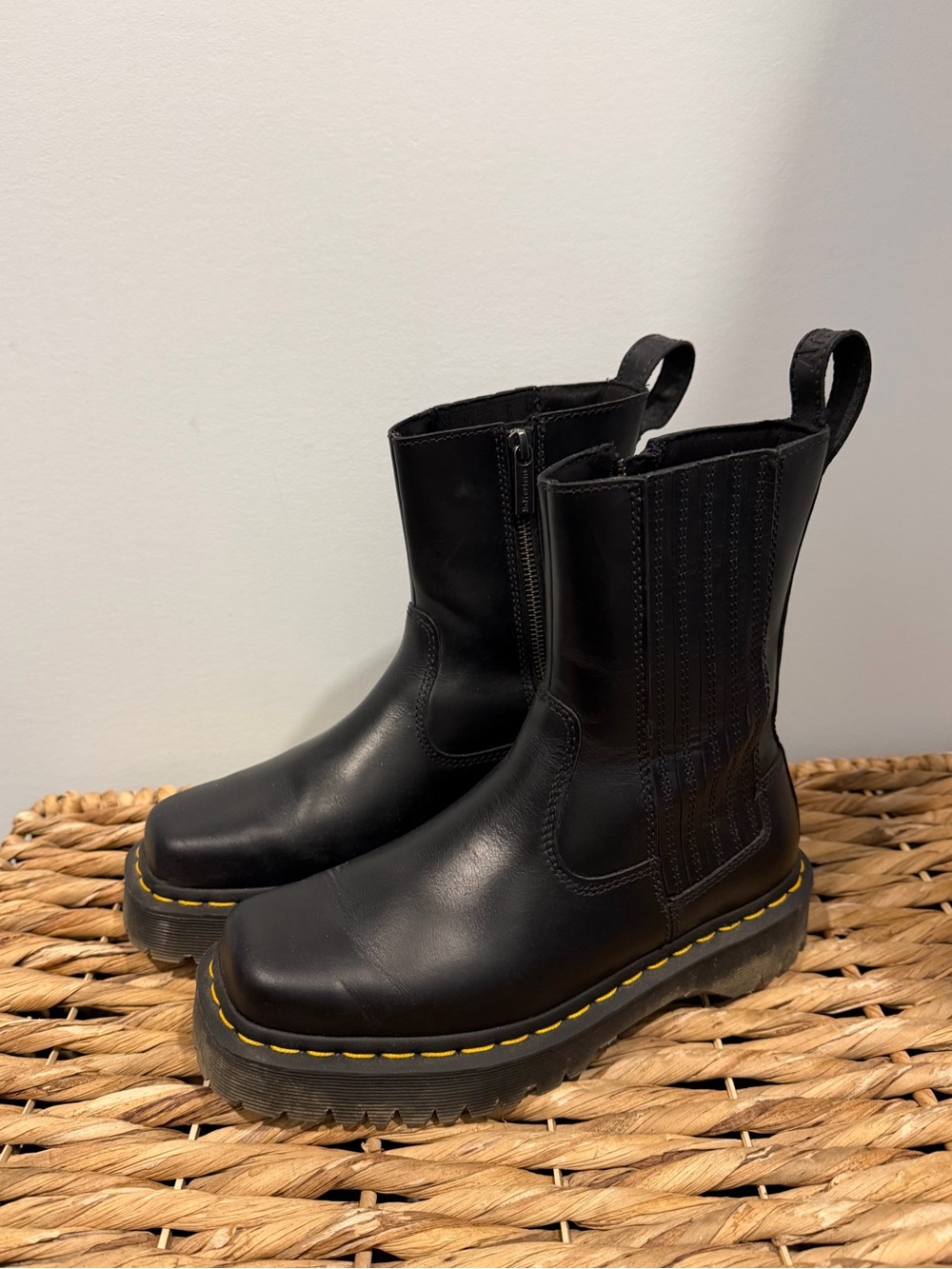 Dr Martens Amaayah Low boots